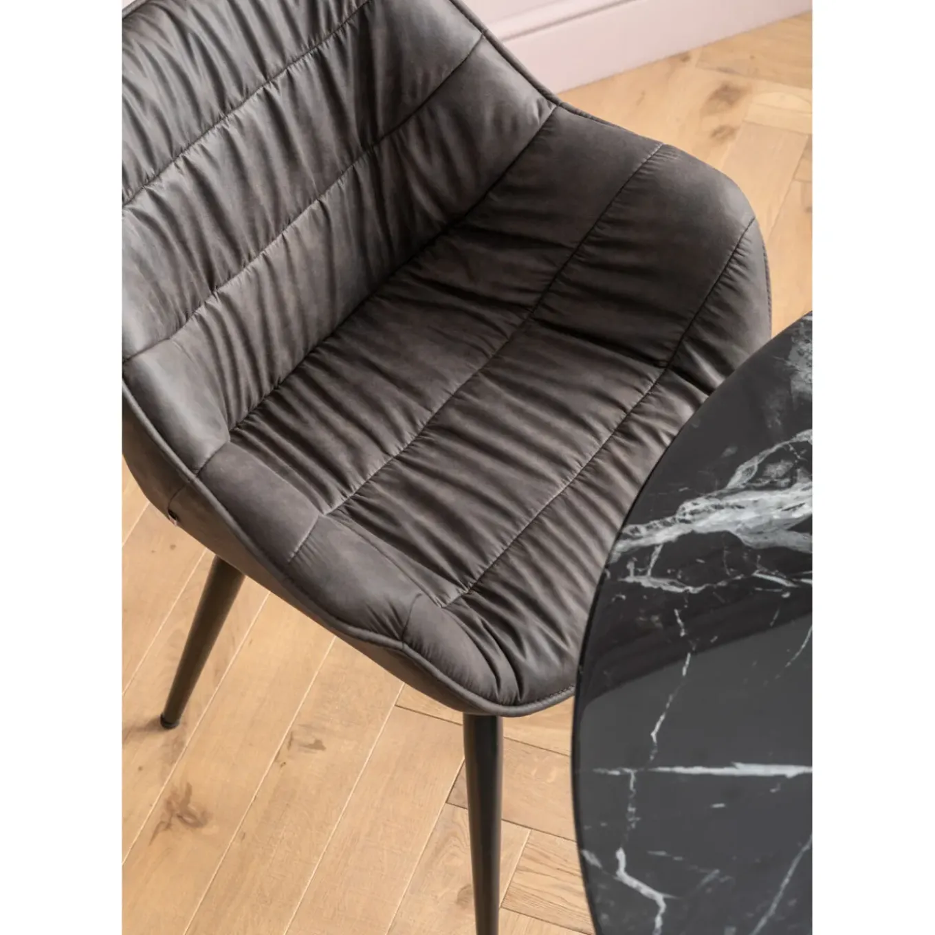 Chaise A. Acc. Thelma