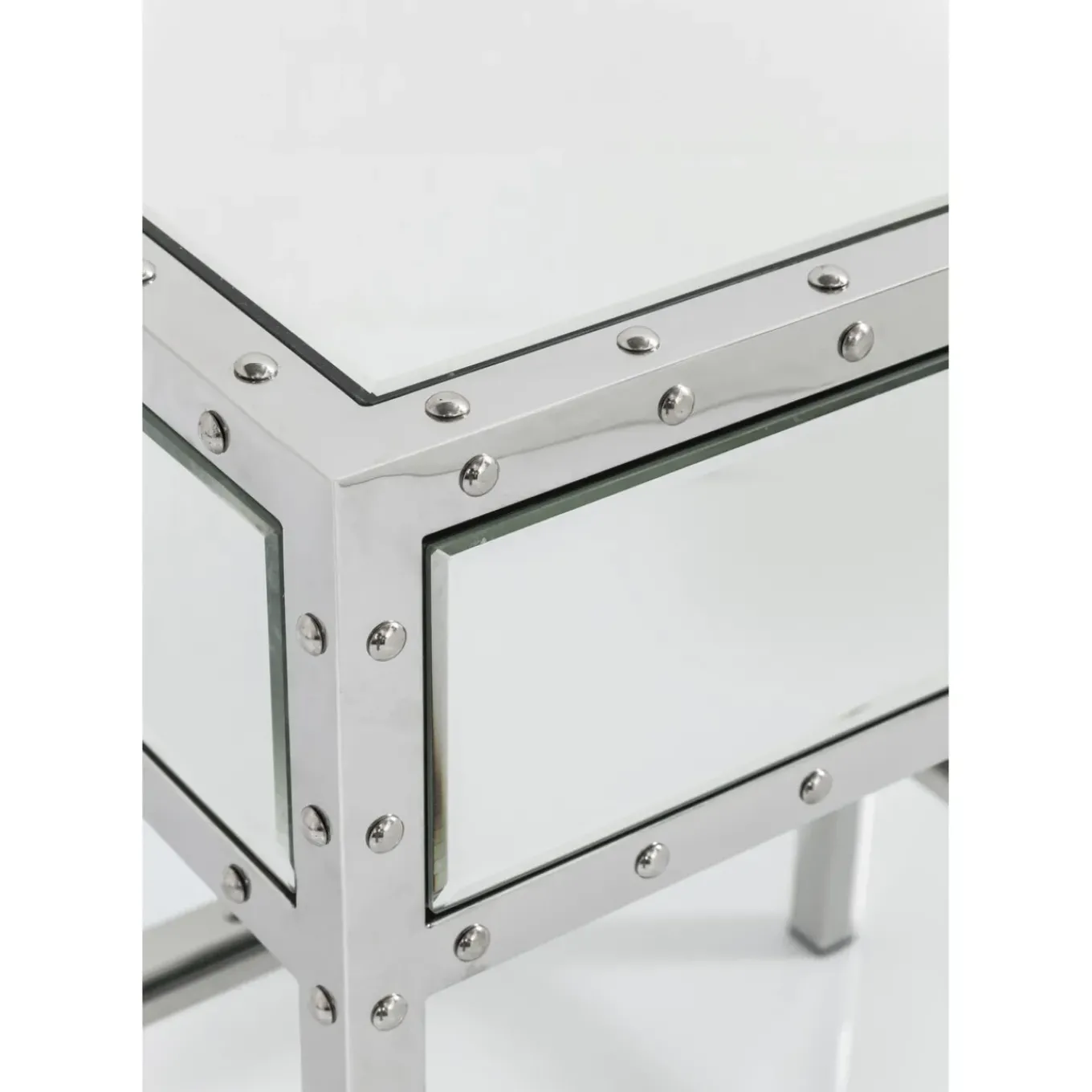 Petite Commode Rivet