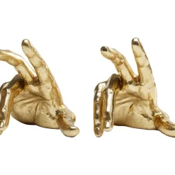 Serre-Livres Holding Fingers
