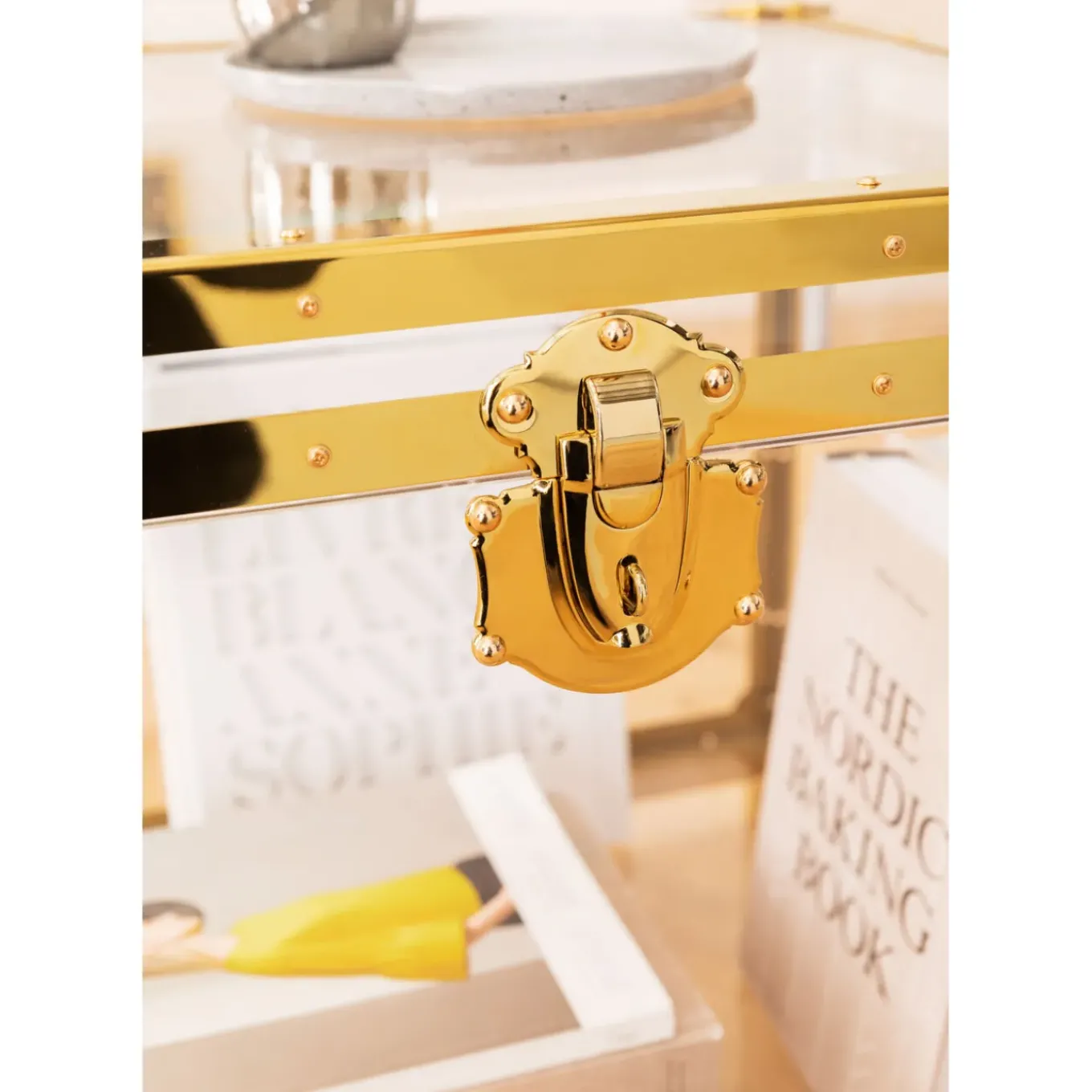 Table D Appoint Trunk Storage Gala